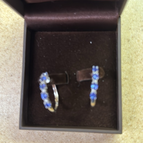 14K white gold and tanzanite earrings - Picture 14 of 14